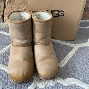 Girls Waterproof Chestnut UGG Boots size USA 1